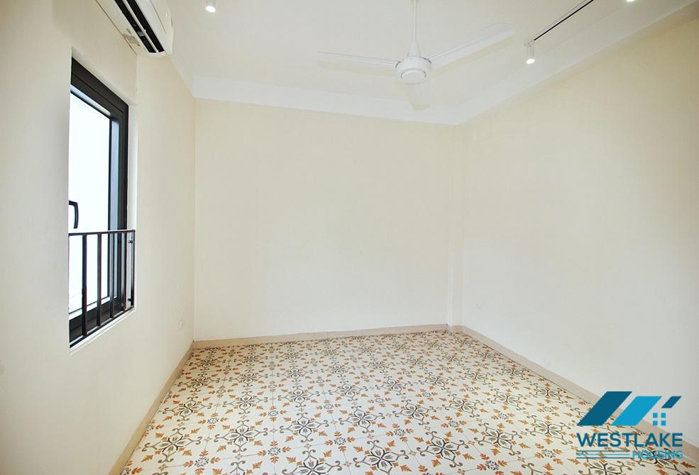 A good 5 bedrooms house for rent in Lac Long Quan street, Tay Ho