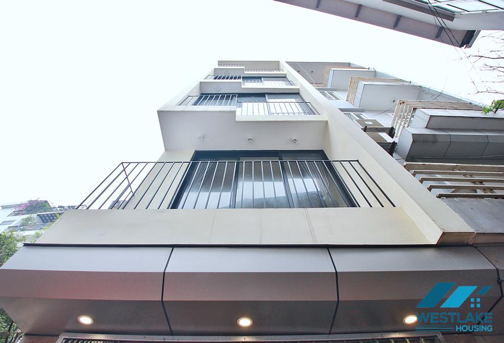  A good 5 bedrooms house for rent in Lac Long Quan street, Tay Ho