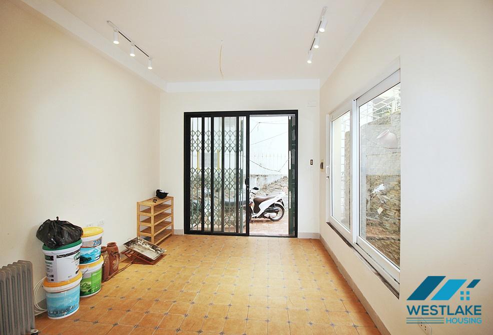 A good 5 bedrooms house for rent in Lac Long Quan street, Tay Ho