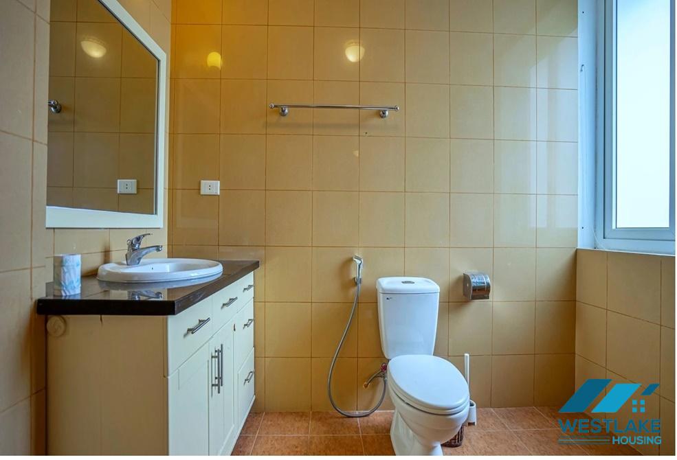 Nhà Đẹp 4 Phòng Ngủ Có Hồ Bơi Ngoài Trời Cho Thuê Tại Tây Hồ, Hà Nội