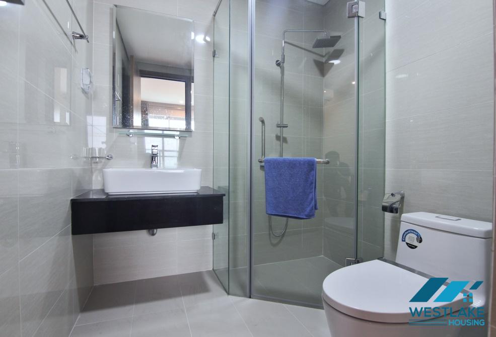 Cho thuê căn hộ 2 phòng ngủ mới và giá rẻ tại Ciputra, Tây Hồ, Hà Nội