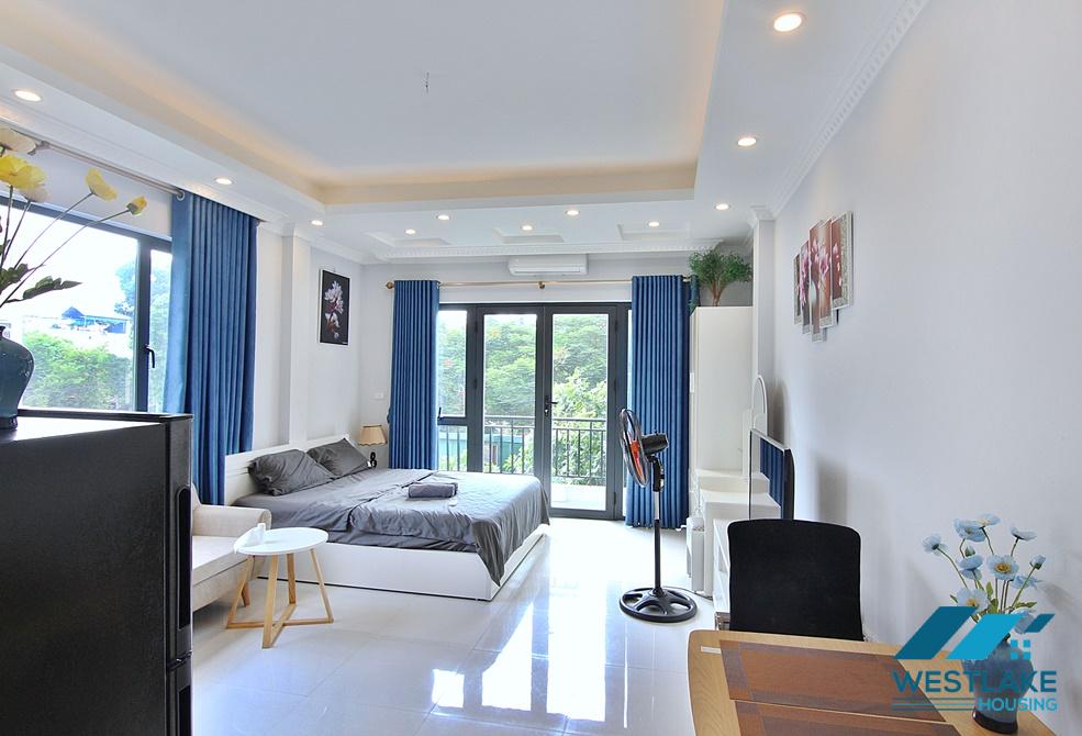 Bright studio for rent in Lac Long Quan st, Tay Ho, Ha Noi