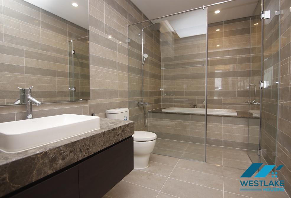 Căn hộ rộng rãi với 4 phòng ngủ cho thuê tại Sun Plaza, Thụy Khuê