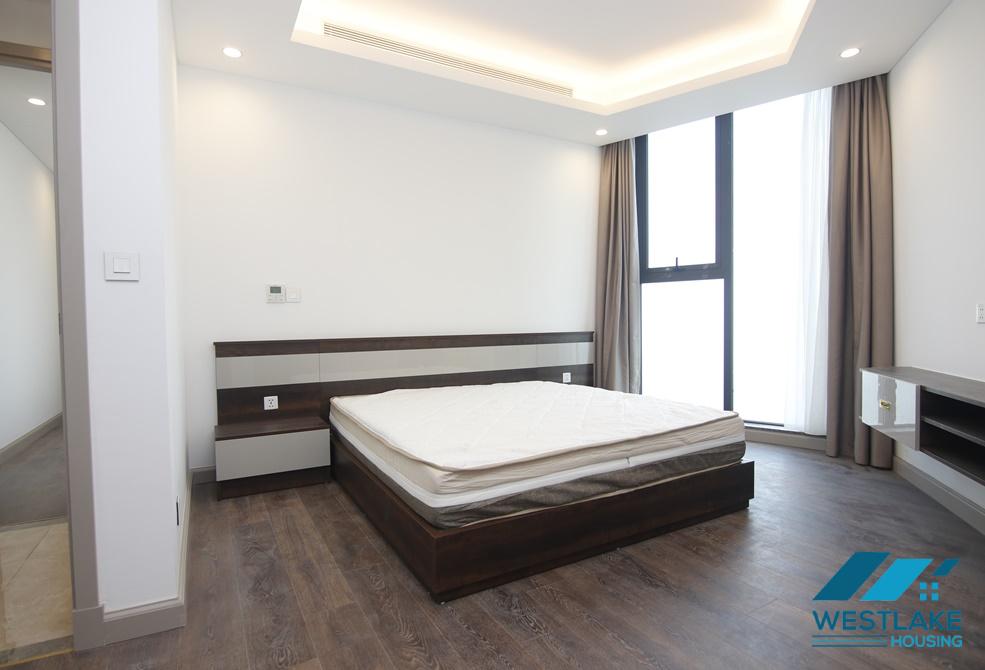 Căn hộ rộng rãi với 4 phòng ngủ cho thuê tại Sun Plaza, Thụy Khuê