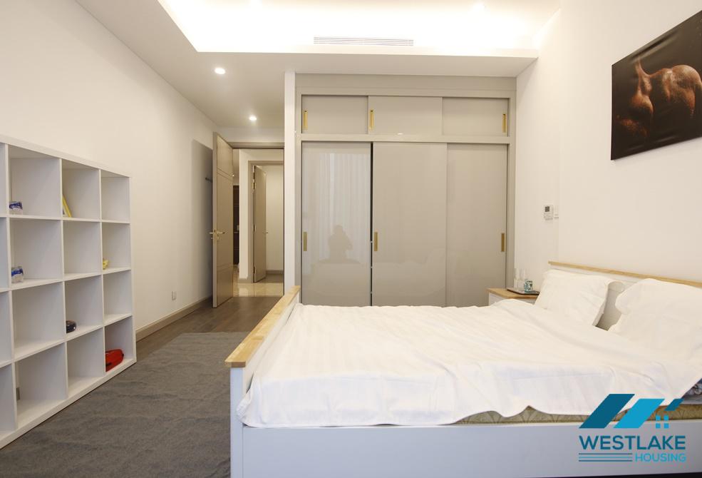 Cho thuê căn hộ cao cấp 2 phòng ngủ tại Sun Grand City Thụy Khuê