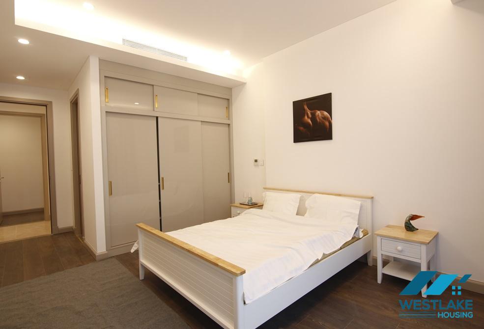 Cho thuê căn hộ cao cấp 2 phòng ngủ tại Sun Grand City Thụy Khuê