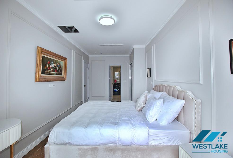 Lake view and luxurious 4 beds apartment for rent in Xuan Dieu st, Tay Ho
