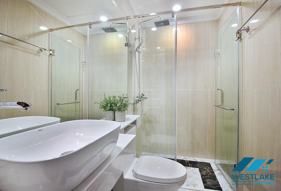 Lake view and luxurious 4 beds apartment for rent in Xuan Dieu st, Tay Ho