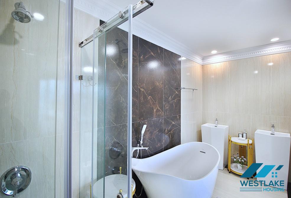 Lake view and luxurious 4 beds apartment for rent in Xuan Dieu st, Tay Ho