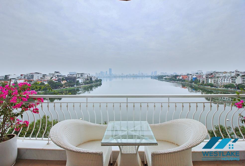 Lake view and luxurious 4 beds apartment for rent in Xuan Dieu st, Tay Ho