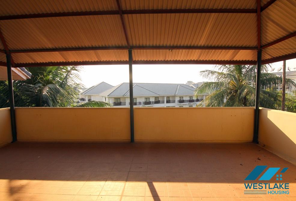 A 3 bedroom house with lake view for rent in Tay ho