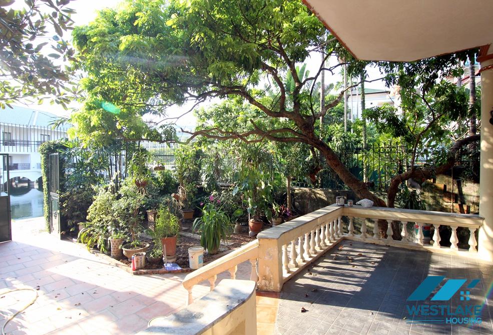 A 3 bedroom house with lake view for rent in Tay ho