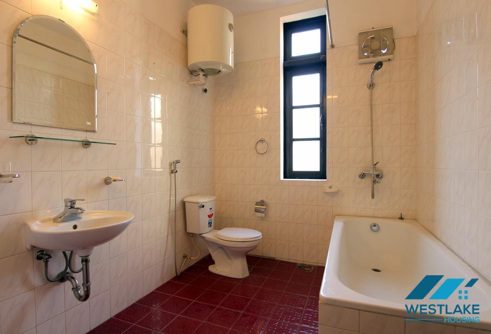 A 3 bedroom house with lake view for rent in Tay ho