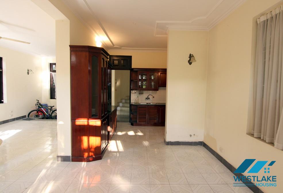 A 3 bedroom house with lake view for rent in Tay ho