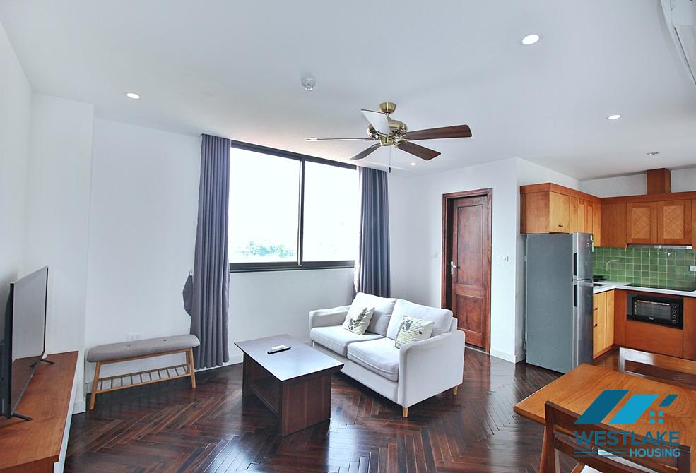 Lake view and high floor 1 bedroom apartment for rent in Tu Hoa st, Tay Ho