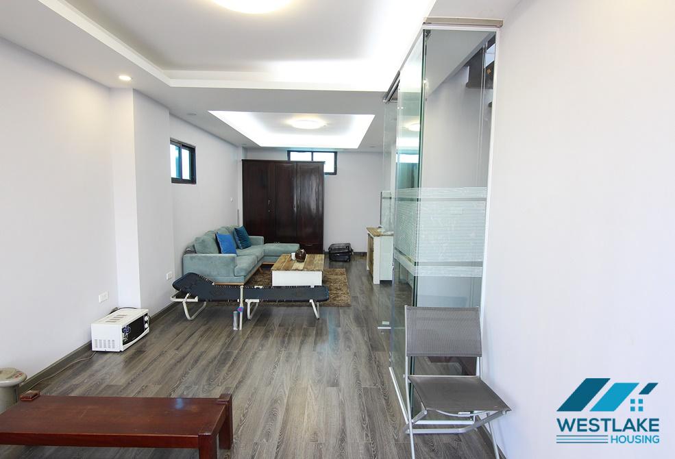 Một Căn Studio Mới Có Ban Công Lớn Cho Thuê Tại Khu Vực Tây Hồ.