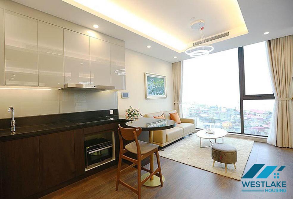 Cho thuê căn hộ một phòng ngủ view hồ tại tòa nhà Sun Grand, Thụy Khuê.
