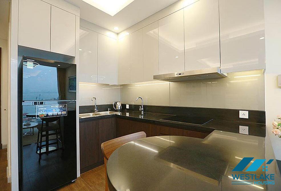 Cho thuê căn hộ một phòng ngủ view hồ tại tòa nhà Sun Grand, Thụy Khuê.
