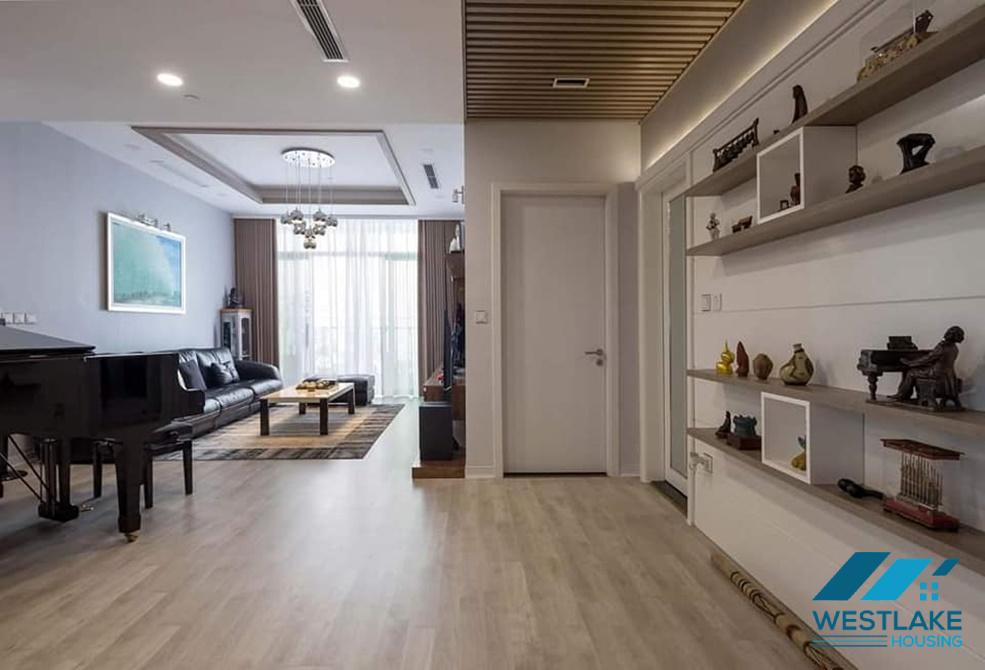 Cho thuê căn hộ 2 phòng ngủ mới và hiện đại tại Thụy Khuê