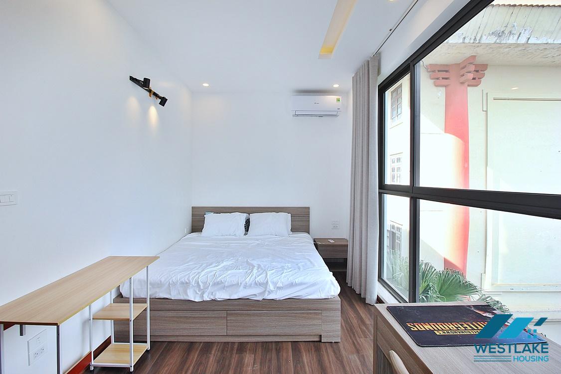 Cho Thuê Căn Hộ 2 Phòng Ngủ Hiện Đại, Rộng Thoáng Sáng Tại Âu Cơ,Tây Hồ, Hà Nội