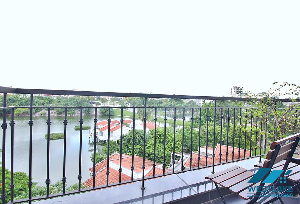 A modern and lake view studio for rent in Tu hoa, Tay ho