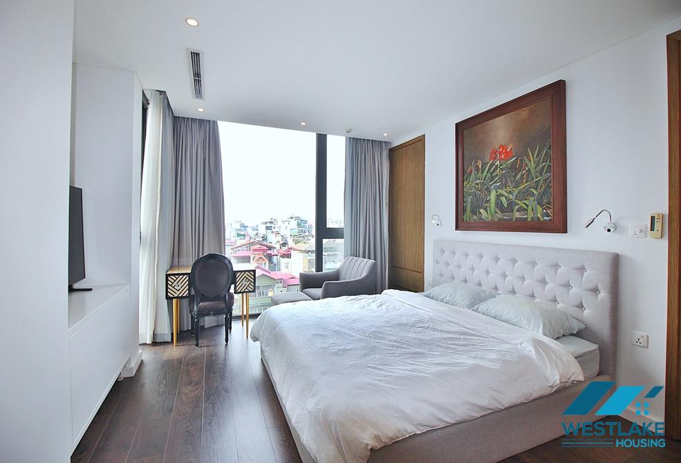 Cho Thuê Căn Hộ 3 Phòng Ngủ Đẹp, Hiện Đại, Ban Công View Hồ, Thoáng Sáng Tại Xuân Diệu, Tây Hồ