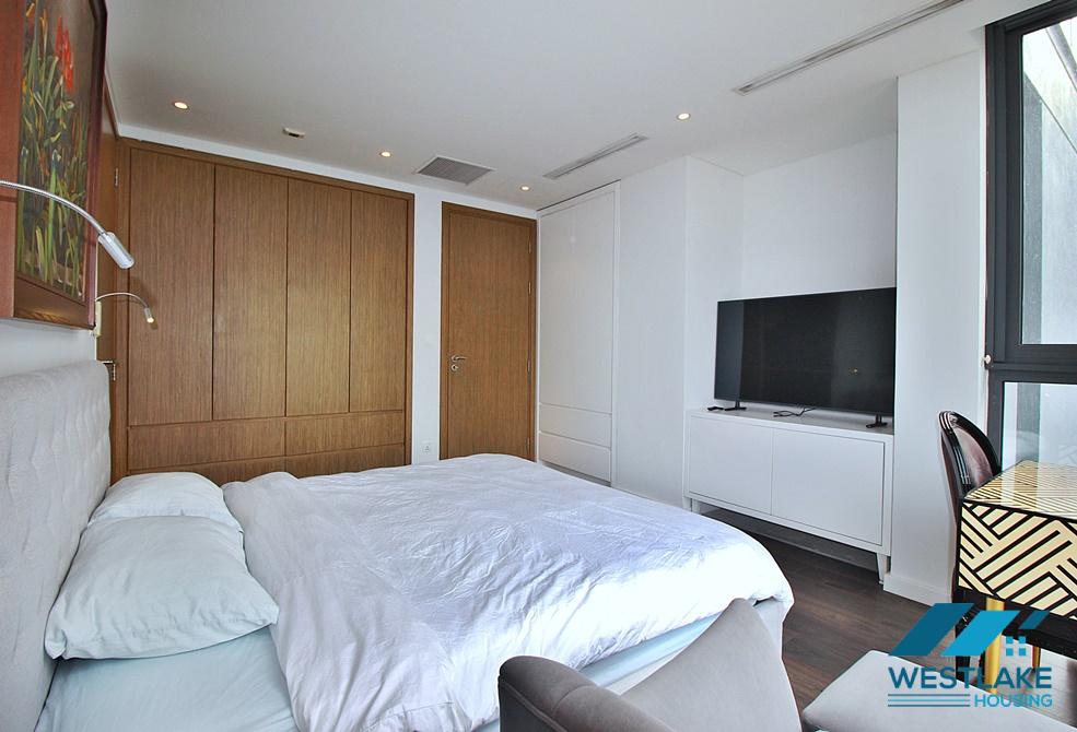 Cho Thuê Căn Hộ 3 Phòng Ngủ Đẹp, Hiện Đại, Ban Công View Hồ, Thoáng Sáng Tại Xuân Diệu, Tây Hồ