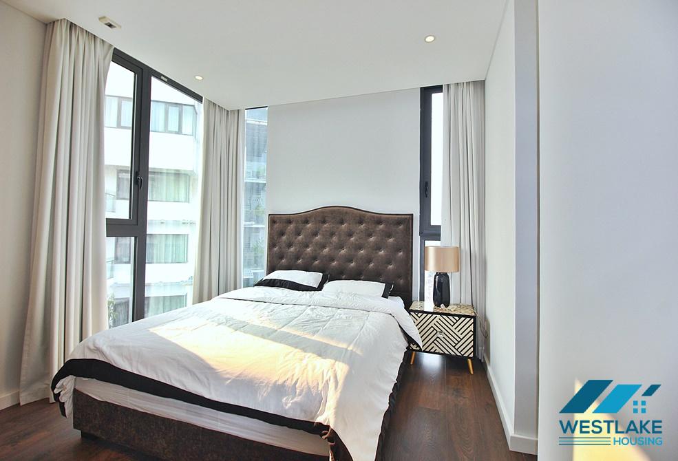 Cho Thuê Căn Hộ 3 Phòng Ngủ Đẹp, Hiện Đại, Ban Công View Hồ, Thoáng Sáng Tại Xuân Diệu, Tây Hồ