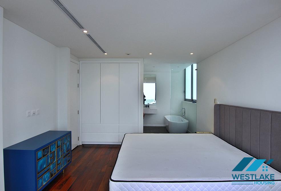 Cho Thuê Căn Hộ 2 Phòng Ngủ Hiện Đại, Sáng Thoáng View Hồ Tại Phố Xuân Diệu, Tây Hồ.