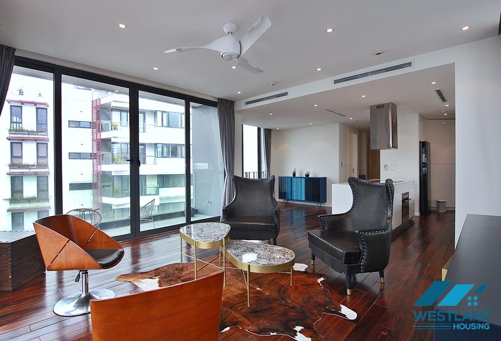 Cho Thuê Căn Hộ 2 Phòng Ngủ Hiện Đại, Sáng Thoáng View Hồ Tại Phố Xuân Diệu, Tây Hồ.