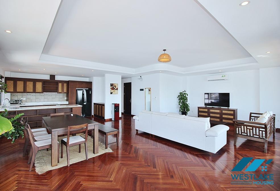 Top floor and lakeview 3beds apartment for rent in Tu Hoa st, Tay Ho
