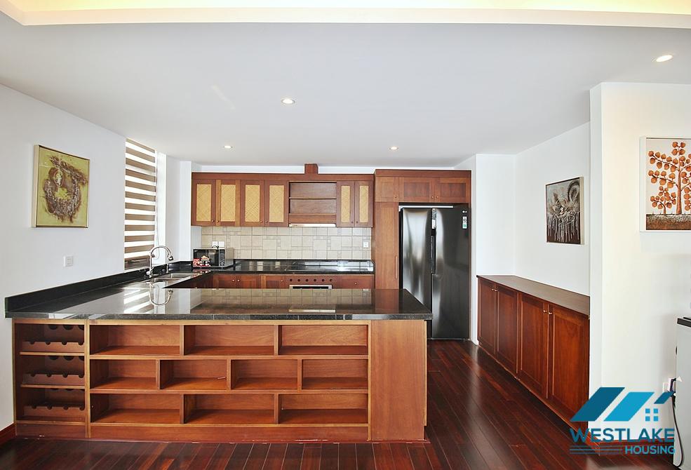 A lake view 3 bedroom apartment in Tu hoa, Tayho, Hanoi