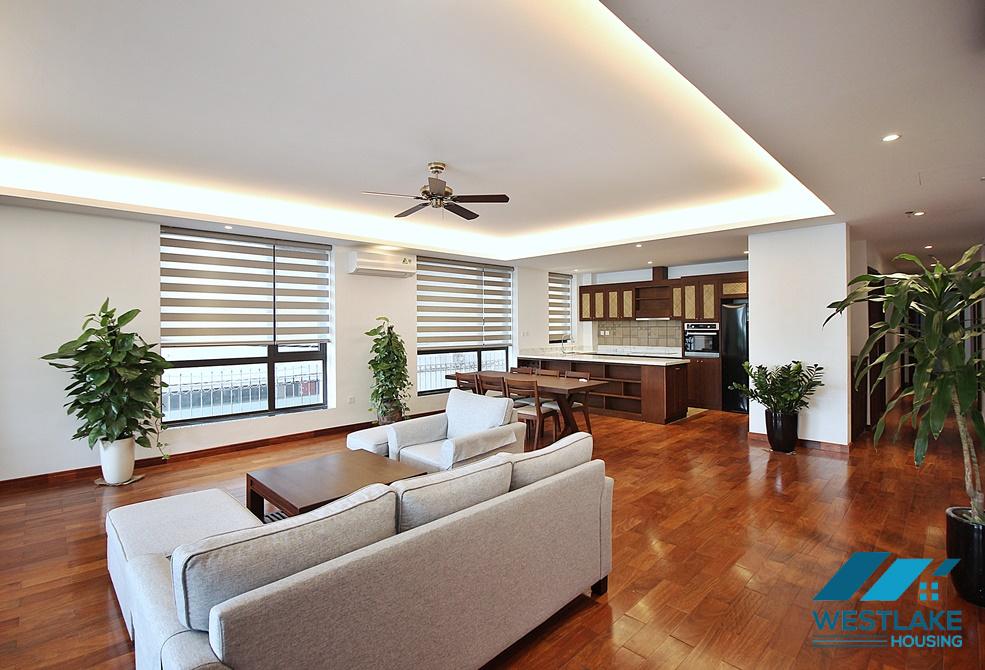 Spacious 03 bedrooms apartment for rent on Tu Hoa Street, Tay Ho, Ha Noi