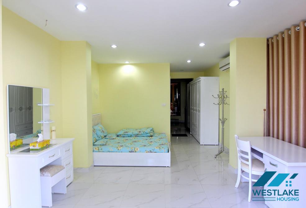 A spacious 1 bedroom apartment with lake view in Tay ho area