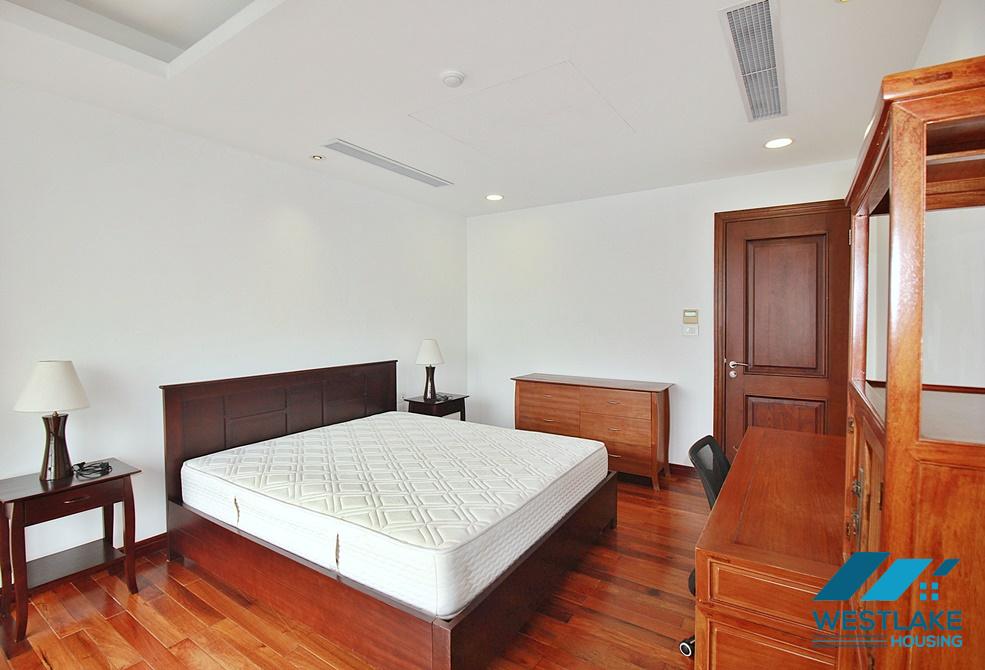 Amazing lake view serviced apartment for rent on Xuan Dieu Street, Tay Ho, Ha Noi