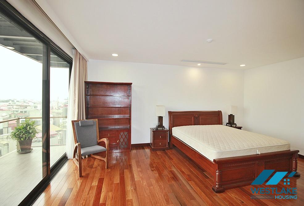 Amazing lake view serviced apartment for rent on Xuan Dieu Street, Tay Ho, Ha Noi