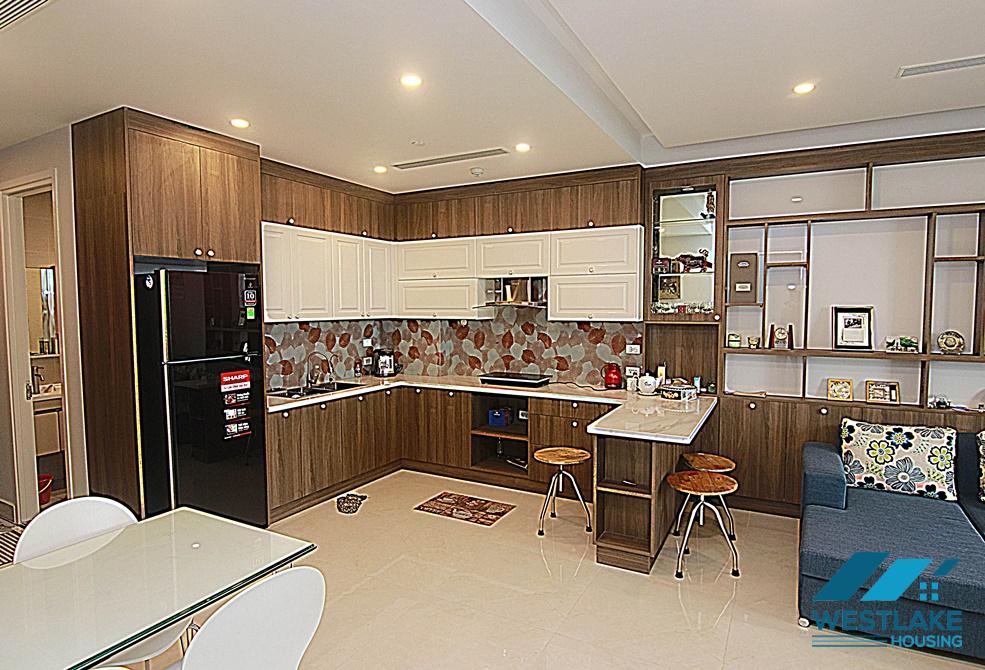 Cho thuê căn hộ 2 phòng ngủ mới hoàn toàn tại Sungrand, Thụy Khuê