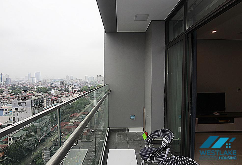 Cho thuê căn hộ 2 phòng ngủ mới hoàn toàn tại Sungrand, Thụy Khuê