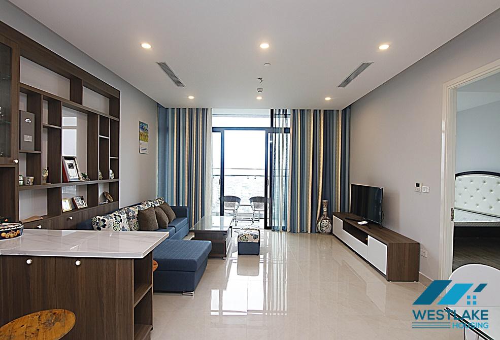 Cho thuê căn hộ 2 phòng ngủ mới hoàn toàn tại Sungrand, Thụy Khuê