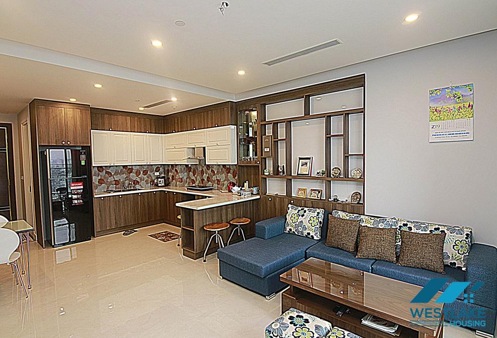 Cho thuê căn hộ 2 phòng ngủ mới hoàn toàn tại Sungrand, Thụy Khuê