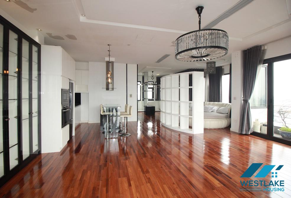 Spacious studio apartment on high floor for rent in Tay Ho, Ha Noi