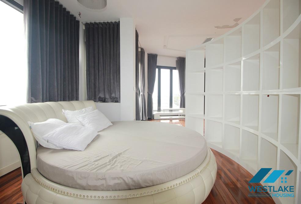 Spacious studio apartment on high floor for rent in Tay Ho, Ha Noi