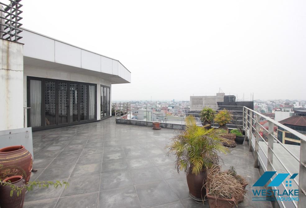 Spacious studio apartment on high floor for rent in Tay Ho, Ha Noi