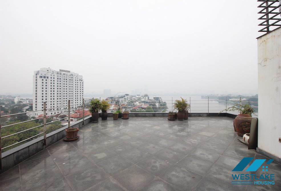 Spacious studio apartment on high floor for rent in Tay Ho, Ha Noi