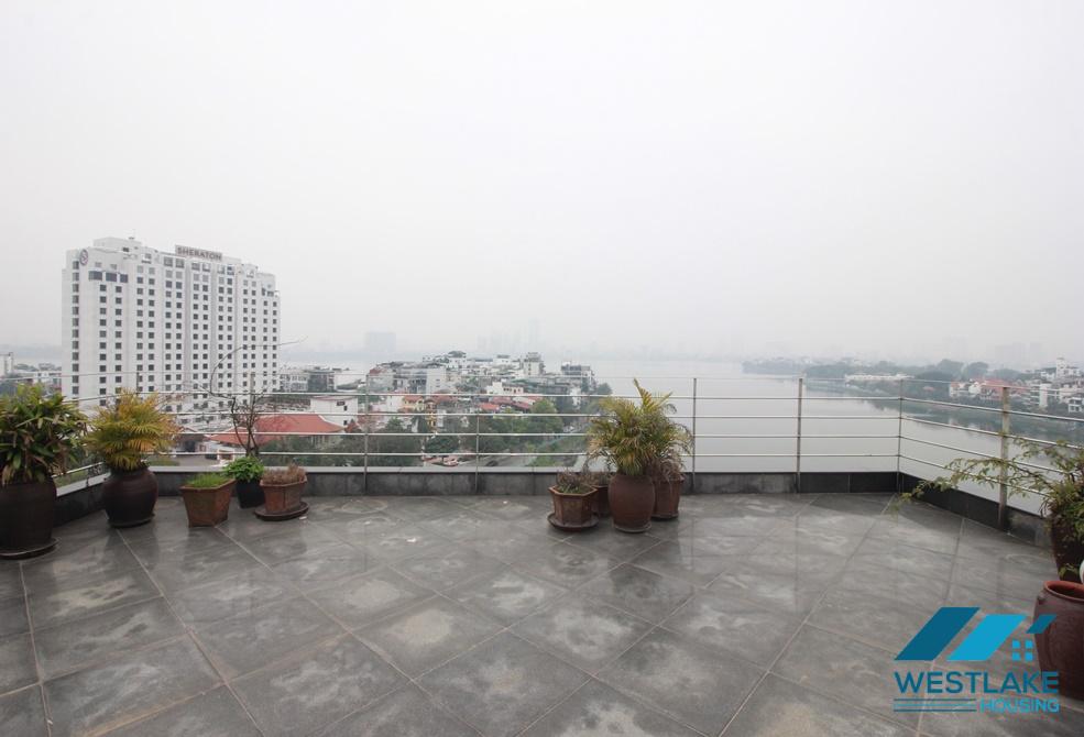 Spacious studio apartment on high floor for rent in Tay Ho, Ha Noi