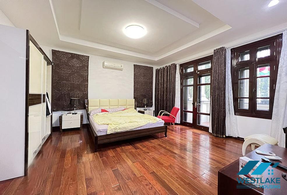 Nhà vườn rộng lớn cho thuê tại khu phức hợp Ciputra, Tây Hồ