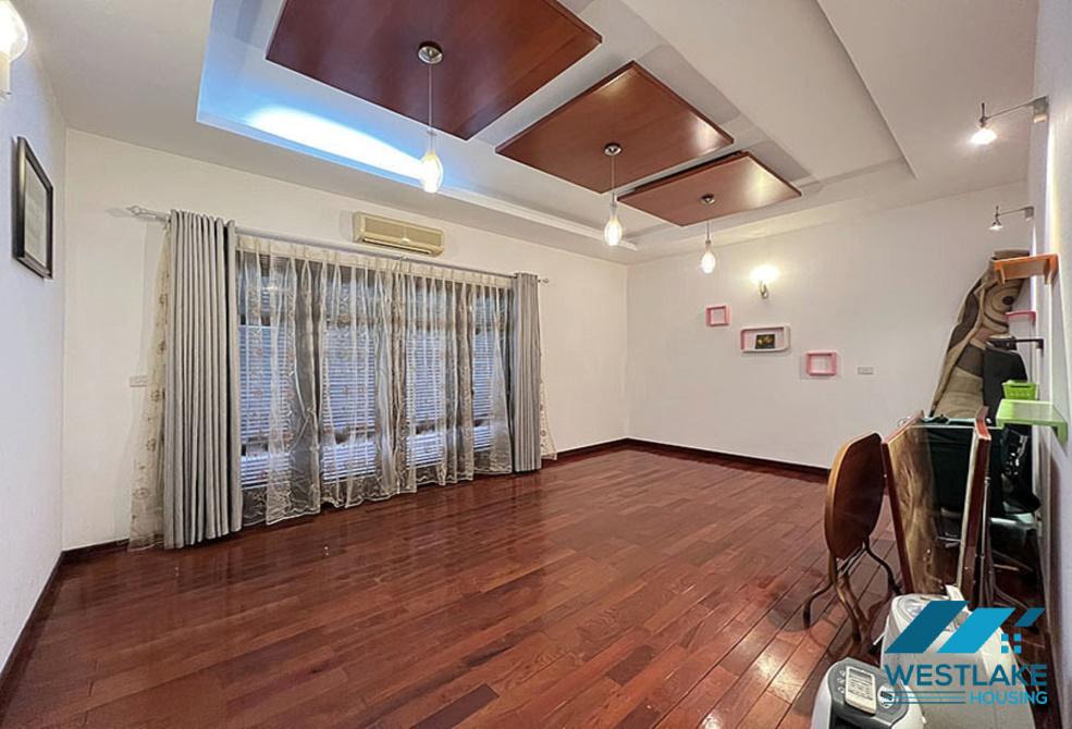 Nhà vườn rộng lớn cho thuê tại khu phức hợp Ciputra, Tây Hồ