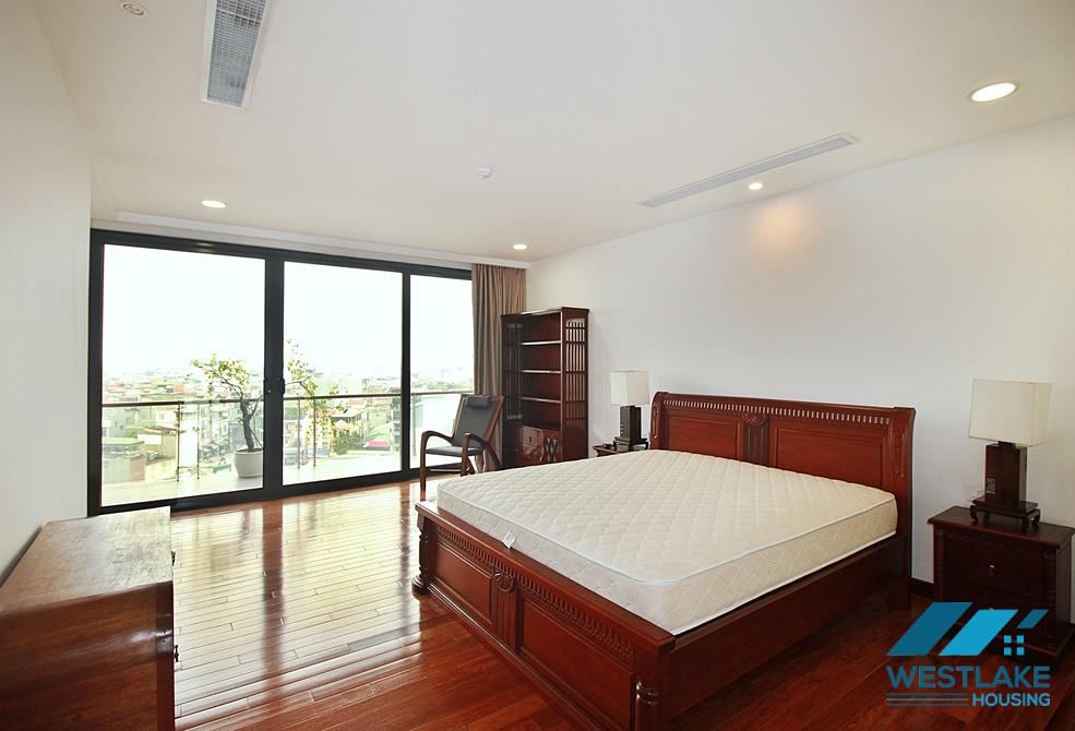 Căn Hộ Dịch Vụ View Hồ Tuyệt Đẹp Cho Thuê Tại Phố Xuân Diệu, Tây Hồ, Hà Nội