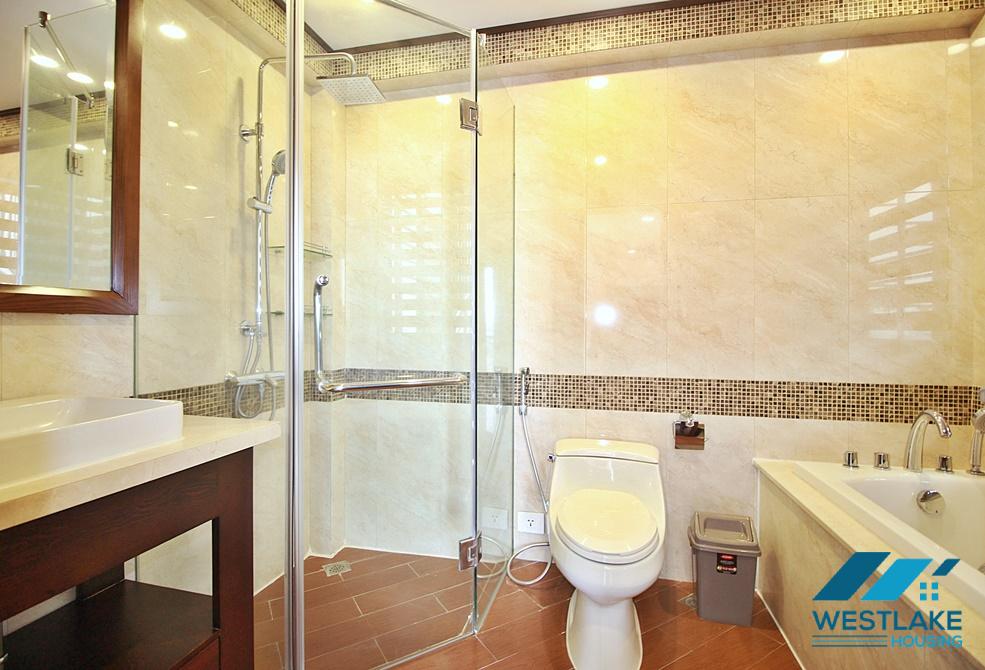 Căn Hộ Dịch Vụ View Hồ Tuyệt Đẹp Cho Thuê Tại Phố Xuân Diệu, Tây Hồ, Hà Nội