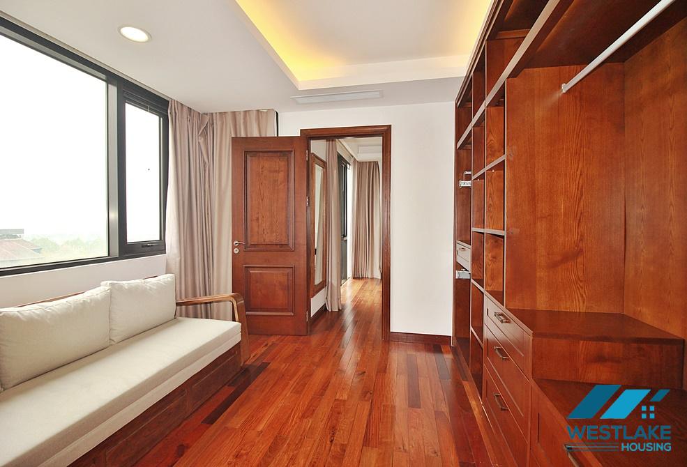 Căn Hộ Dịch Vụ View Hồ Tuyệt Đẹp Cho Thuê Tại Phố Xuân Diệu, Tây Hồ, Hà Nội
